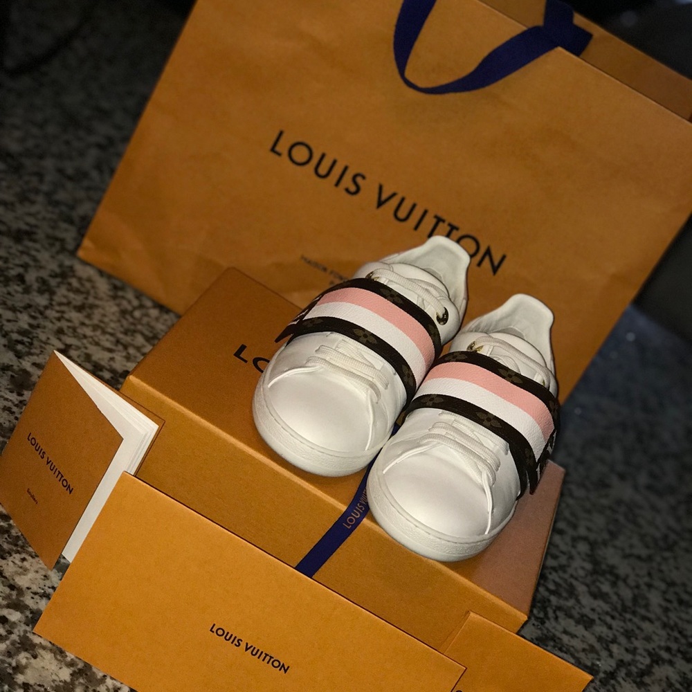 Louis Vuitton front row sneakers - Picture 7 of 7